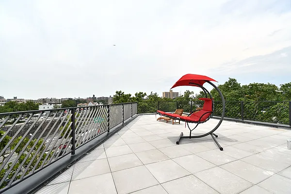 Rented by Voro, LLC | media 15