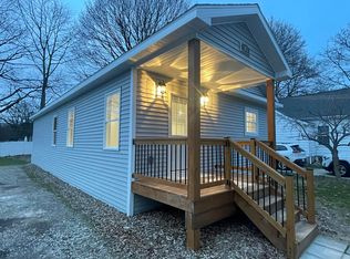 913 Pine Ave, Alma, MI 48801