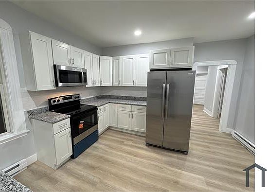 3rd image of 16 Ashton St #3
