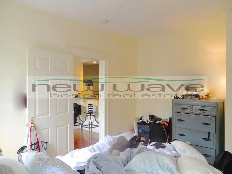 51 Queensberry St #16 — Photo 10