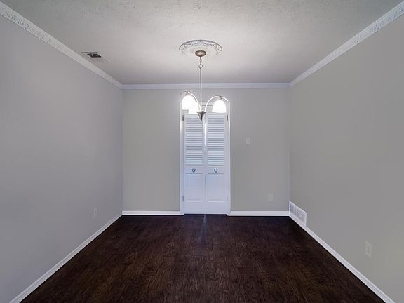 5th image of 8353 Lullwater Dr