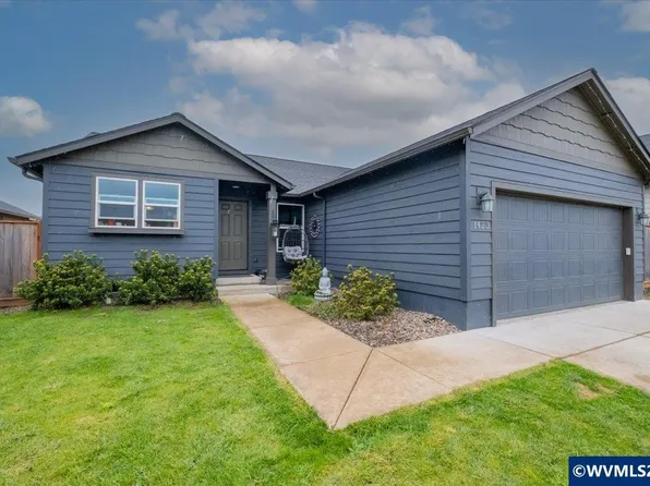 1423 SE Snowberry Ave, Dallas, OR 97338