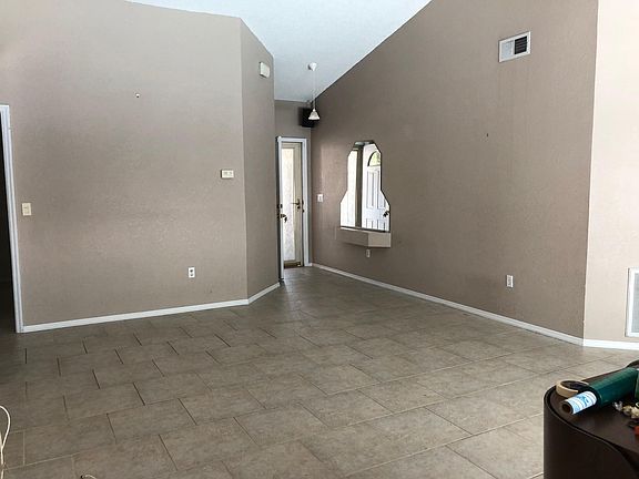 4th image of 175 Arbor Glen Dr