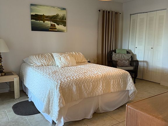 4th image of 5637 Foxlake Dr