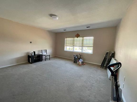 5th image of 30 Lake Shore Ct APT 4