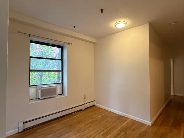 291 East 3rd Street image 4 of 19