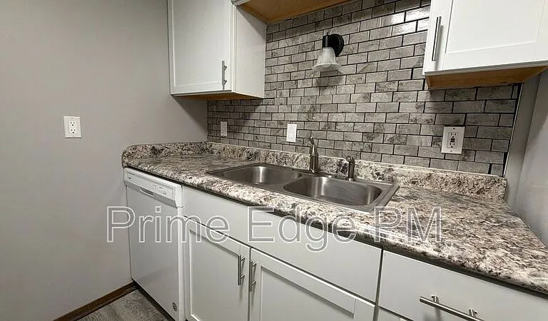 2343 B St #8 — Photo 11