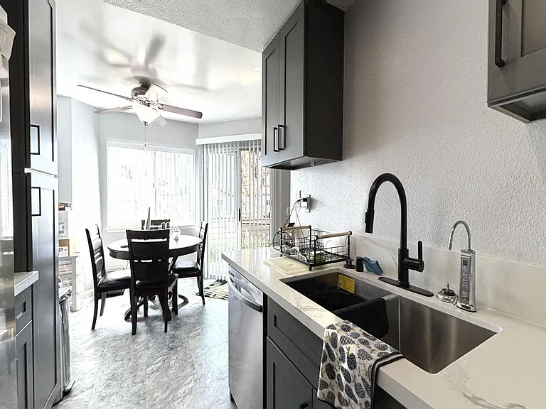 831 Carlton Privado — Photo 8
