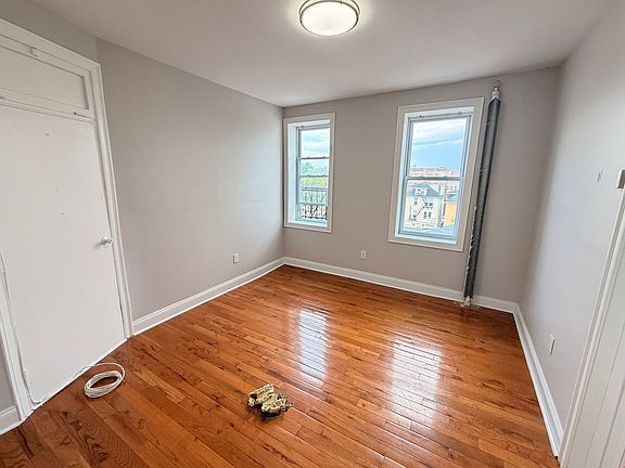 4th image of 6119 Park Ave #52E