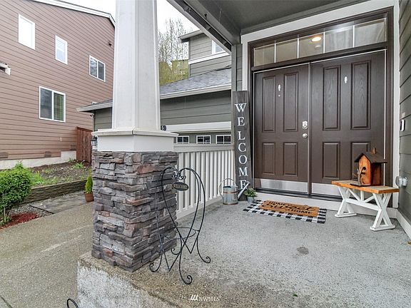 3rd image of 10805 168th Ave E