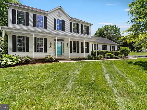 3rd image of 494 Pleasant Valley Dr