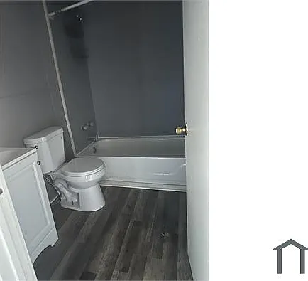 2 bed, 700 sqft, $1,100 — Photo 2