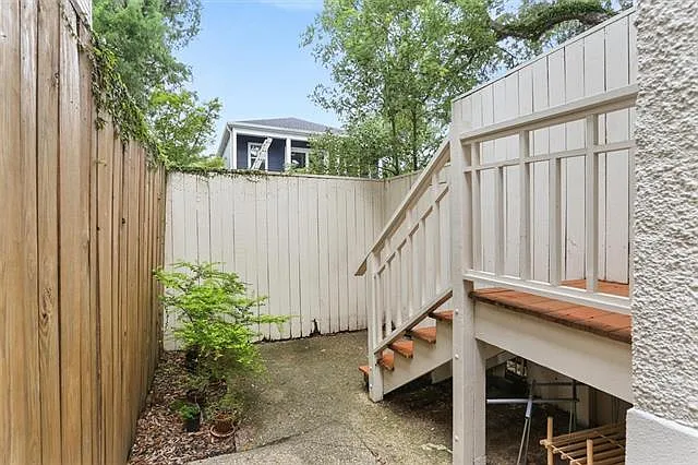 2503 Calhoun St — Photo 14