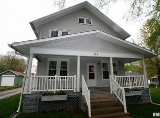 304 E 5th St, Mackinaw, IL