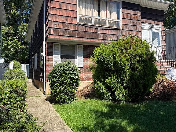4th image of 15 Algonkin St