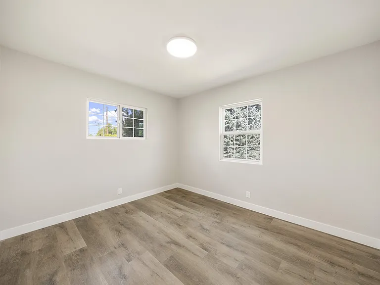 350 E Juanita Ave — Photo 29