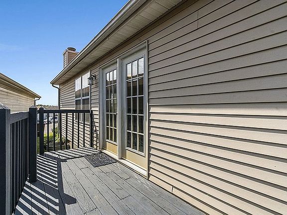 5th image of 232 Strawberry Ct