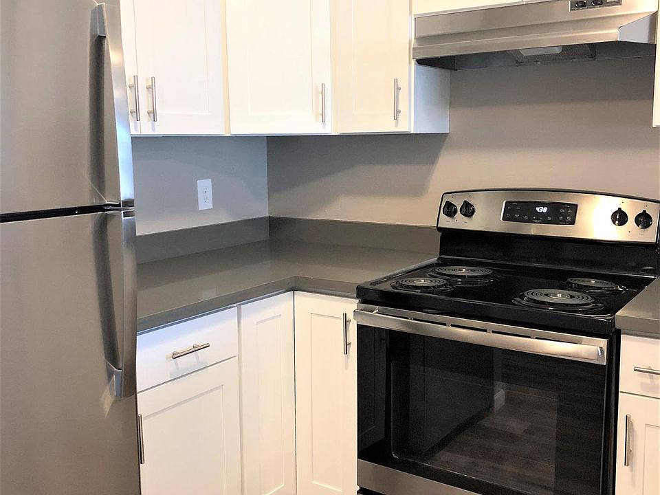 1st image of 226 6th St APT 108