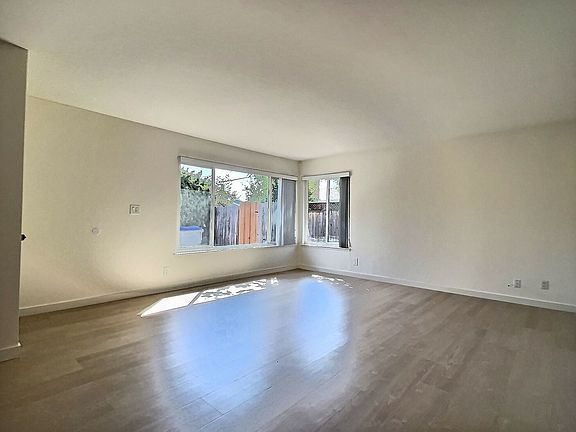 4th image of 1840 Mesita Way