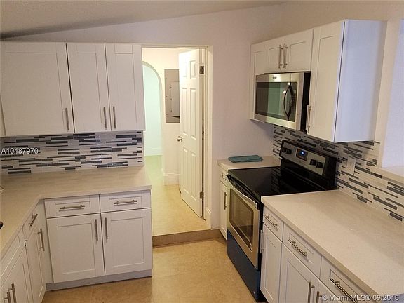 5th image of 6147 NW 27th St