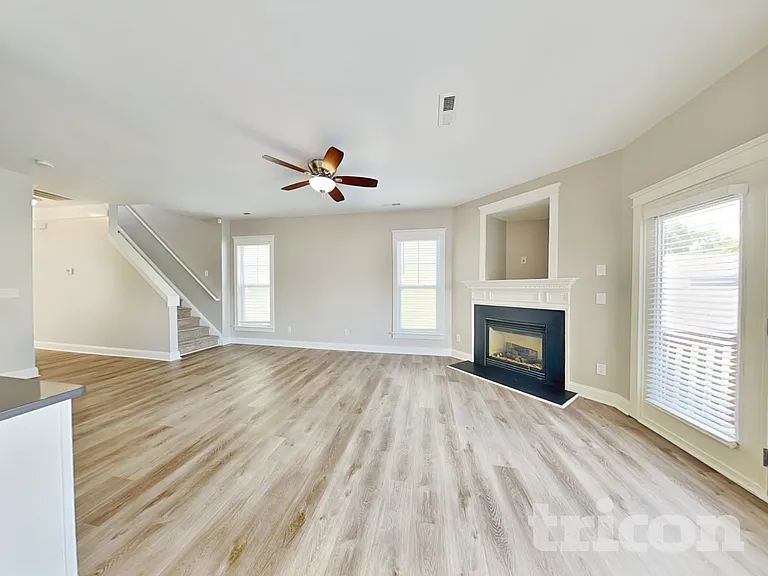 13528 Swinton Rd — Photo 2