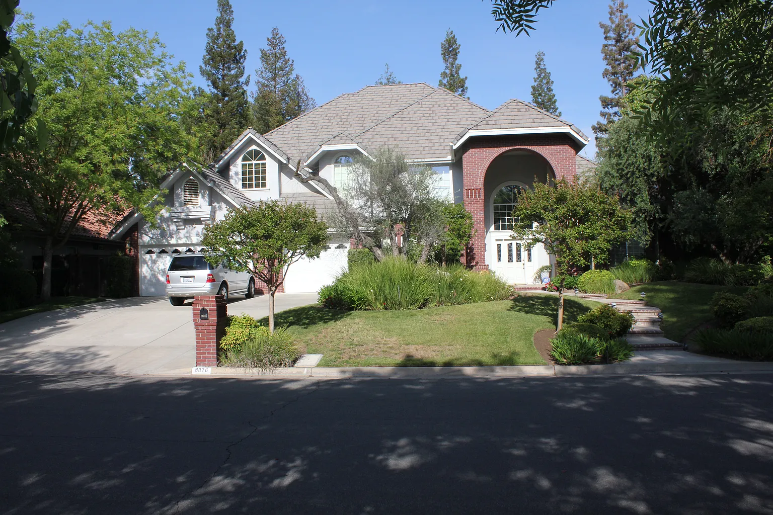 9876 N Heather Dr photo 1