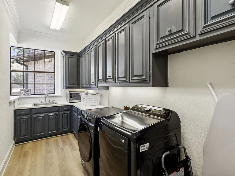 7001 Marchman Way — Photo 34