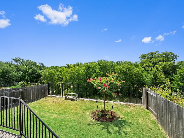 329 Serpens St — Photo 19
