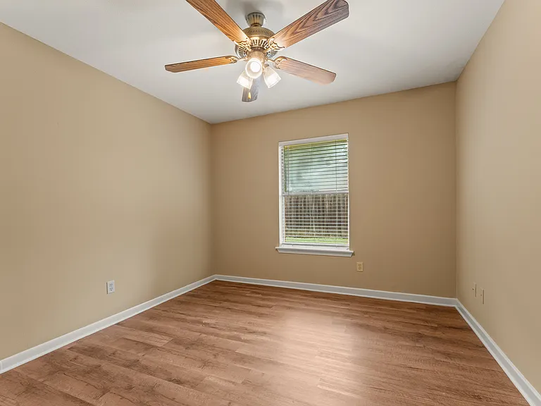 29511 Burns Ln — Photo 13