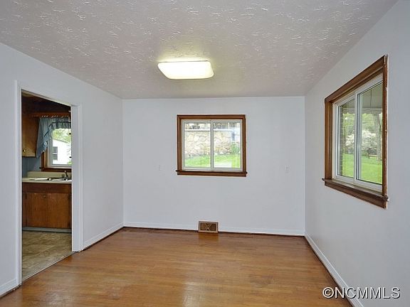 5th image of 629 East St