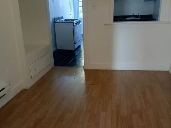 422 Saint Pauls Avenue image 6 of 11