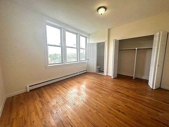 4th image of 11820 Queens Blvd Ste 3