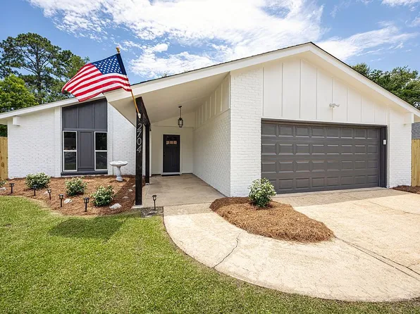 2704 Catherine Dr, Ocean Springs, MS 39564