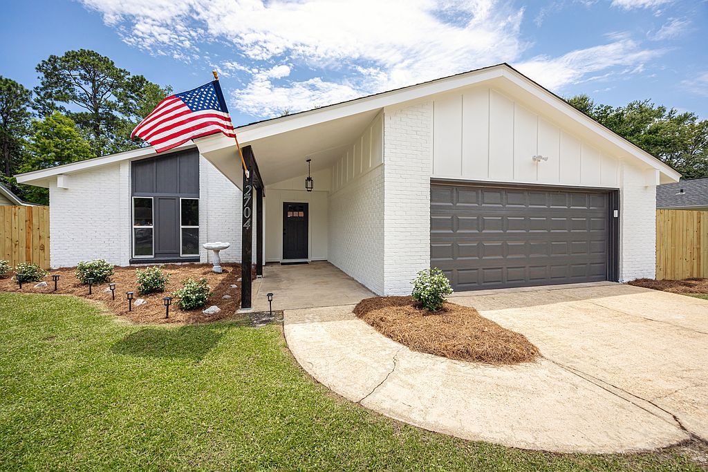 2704 Catherine Dr - Property Image