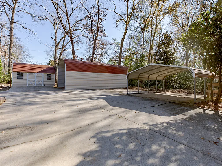 332 Hunt Rd — Photo 10