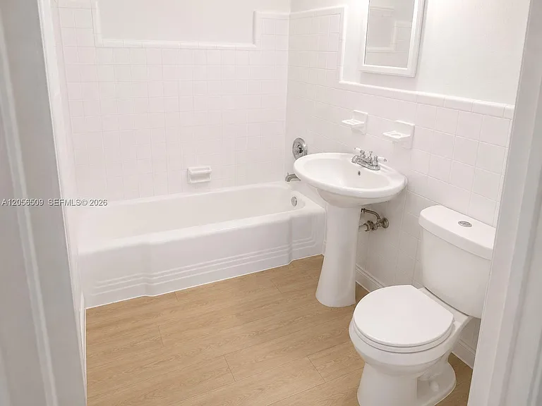 3300 SW 32nd Ave — Photo 13