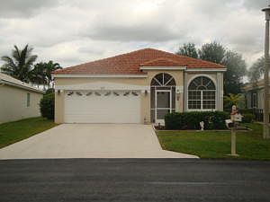 1st image of 164 Woodlake Cir