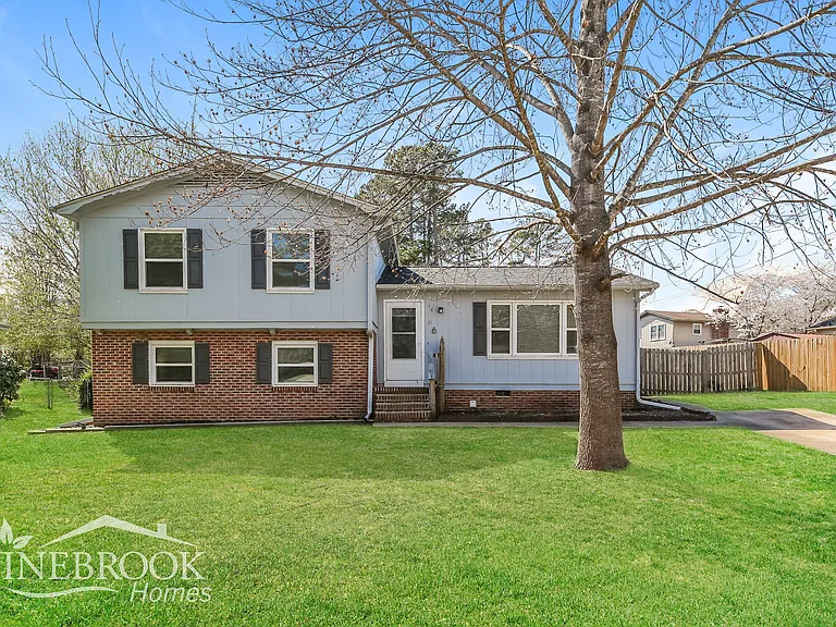21 Tamwood Cir — Photo 1