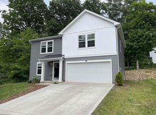 212 Black Oak Ln, Morgantown, WV 26508