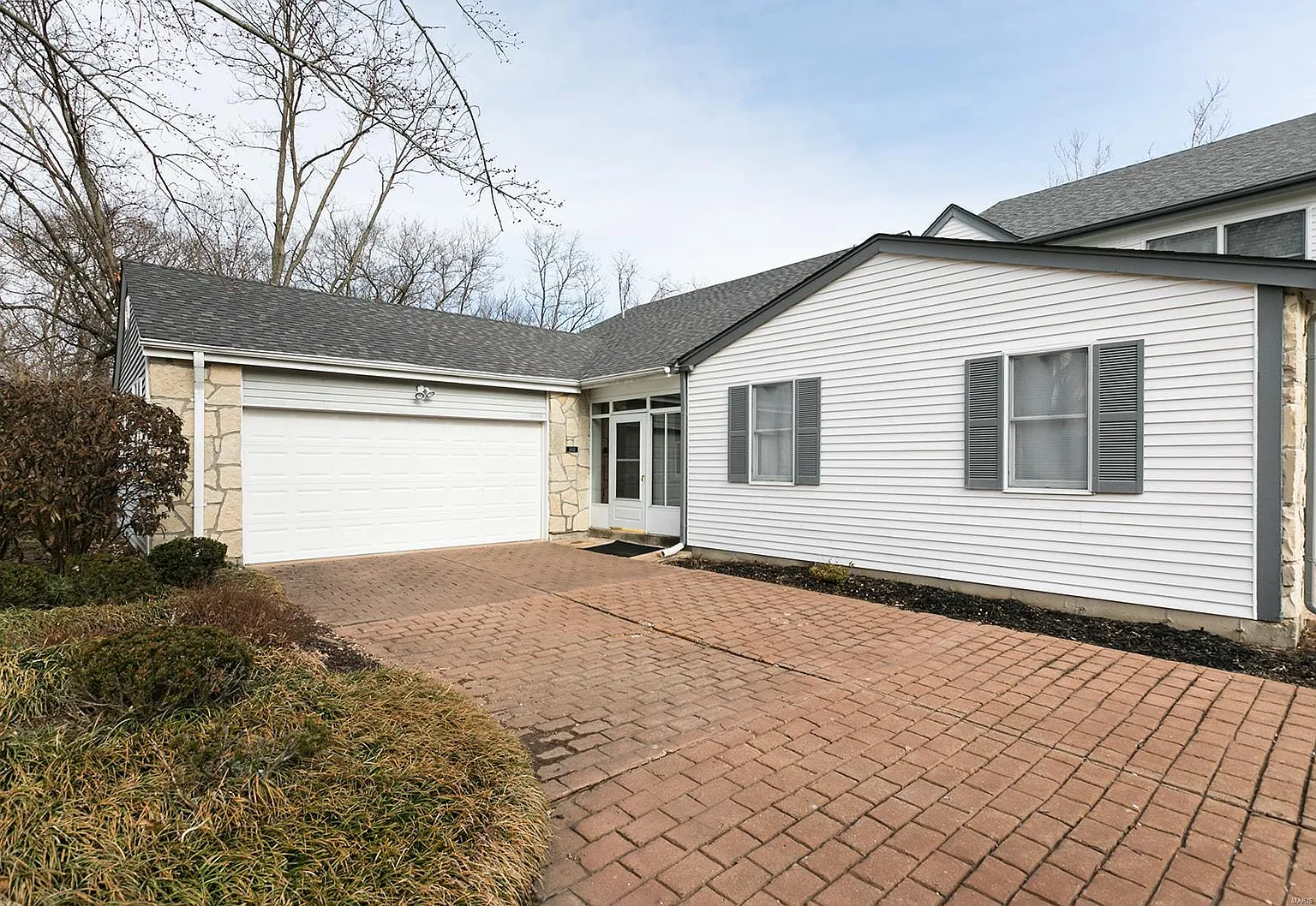 1502 Walpole Dr photo 1