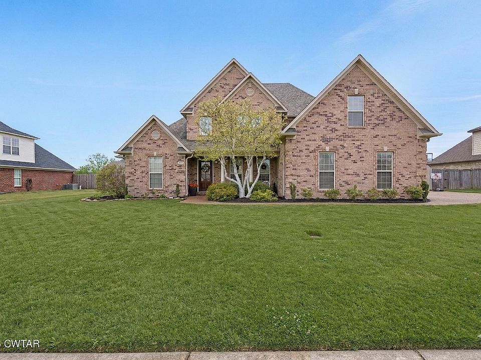 1st image of 242 Arbor Oaks Dr