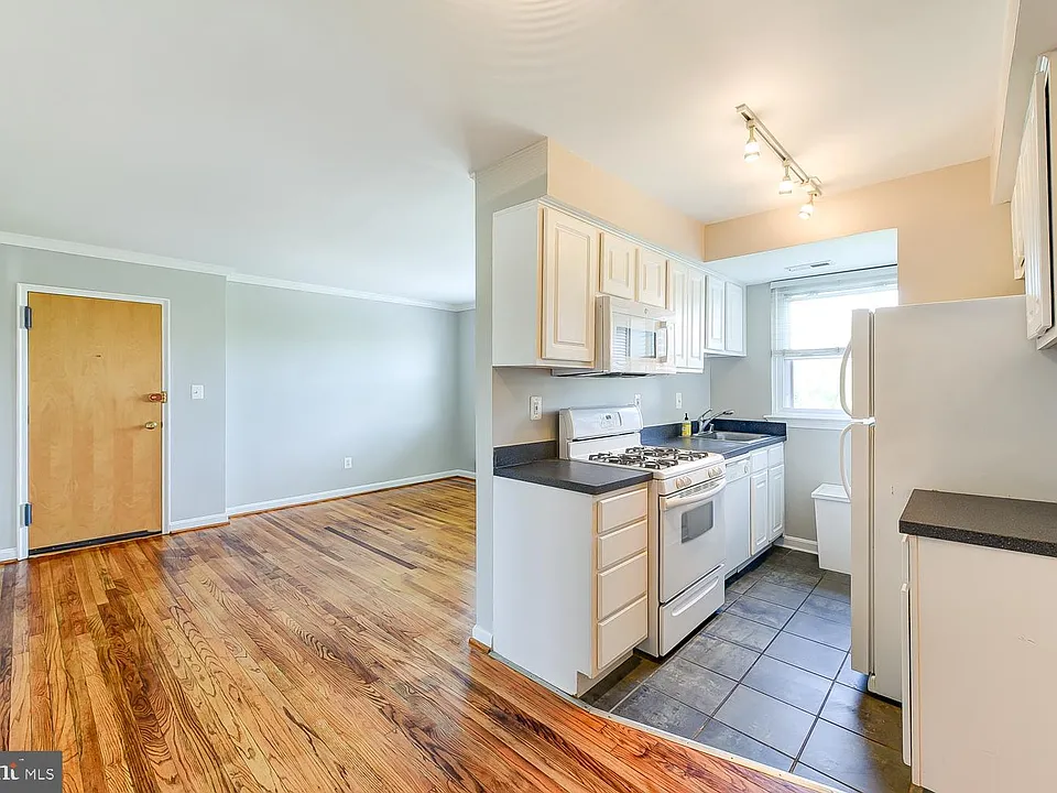 1627 Massachusetts Ave SE #201