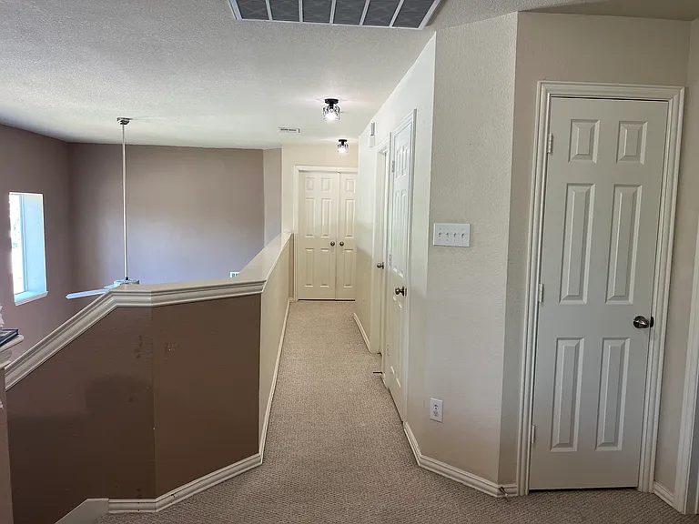10215 Waterbury Dr — Photo 77