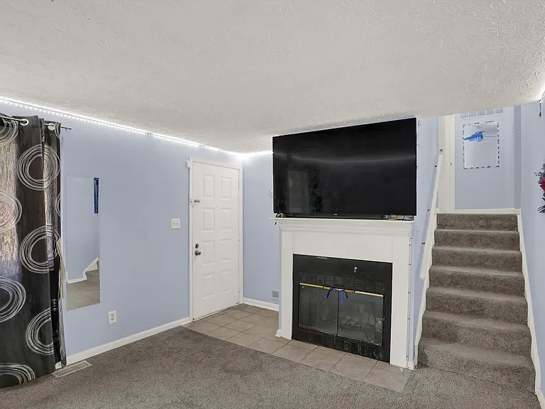 7915 Broadview Dr — Photo 27