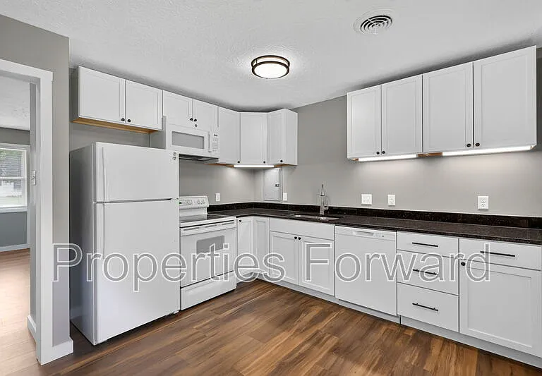 4330 Joseph St — Photo 12