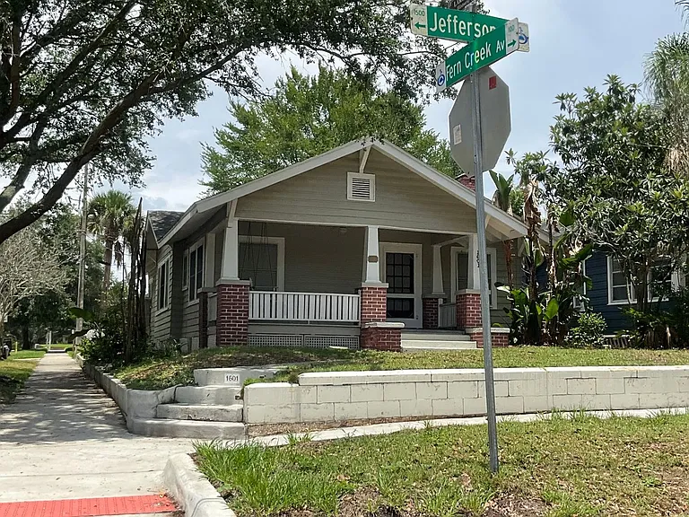 1601 E Jefferson St — Photo 2