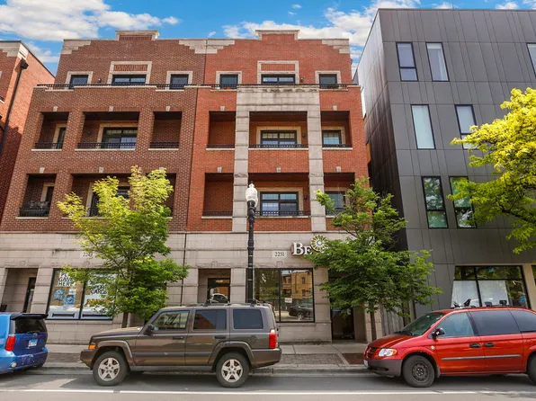 2251 W Irving Park Rd APT 4, Chicago, IL 60618