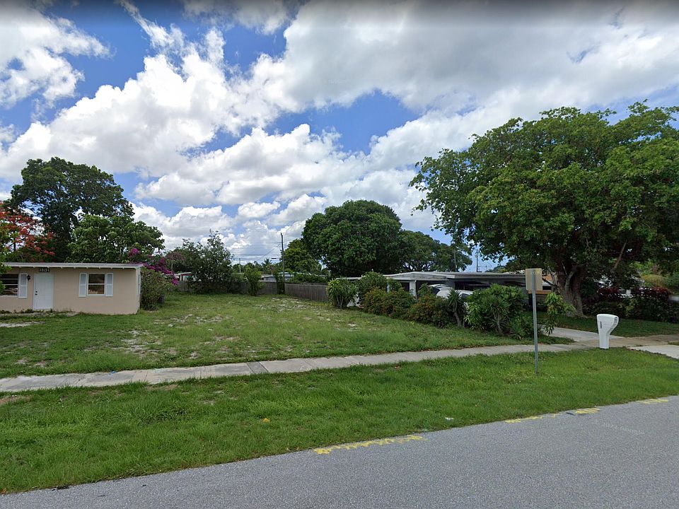 1st image of 135 SE 12 Avenue