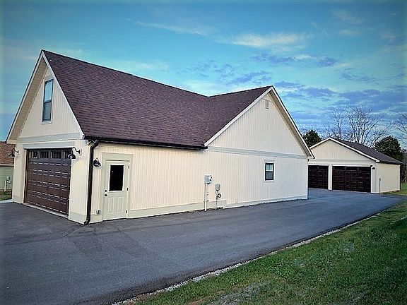 5th image of 160 Crooked Creek Dr