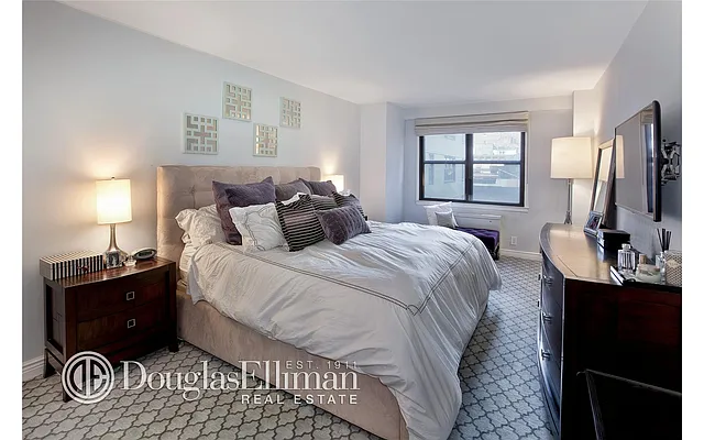 Sold by Douglas Elliman | media 10